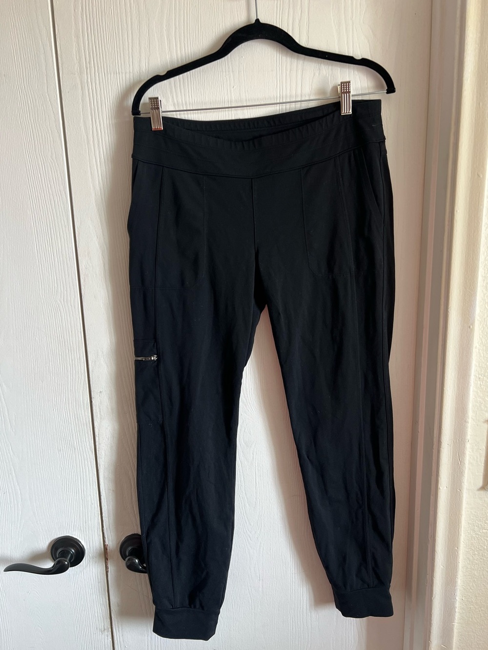 Athleta Metro Jogger Pants Size M Black Zip Side Pocket Activewear Travel Casual